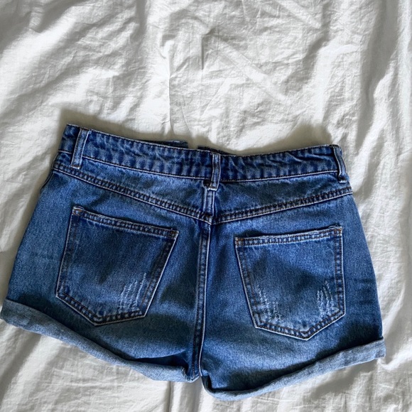 Destroyed mom shorts - Picture 3 of 4